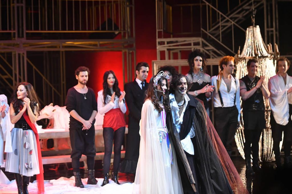 W. Shakespeare III. Richard Oyunundan
